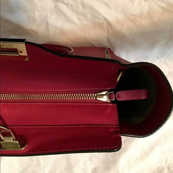VALENTINO Fuchsia Leather Rockstud Tote - Picture 5 of 8